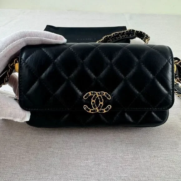 Chanel Women Pre-Loved Bag Brand New Condition - Picture 2 of 9